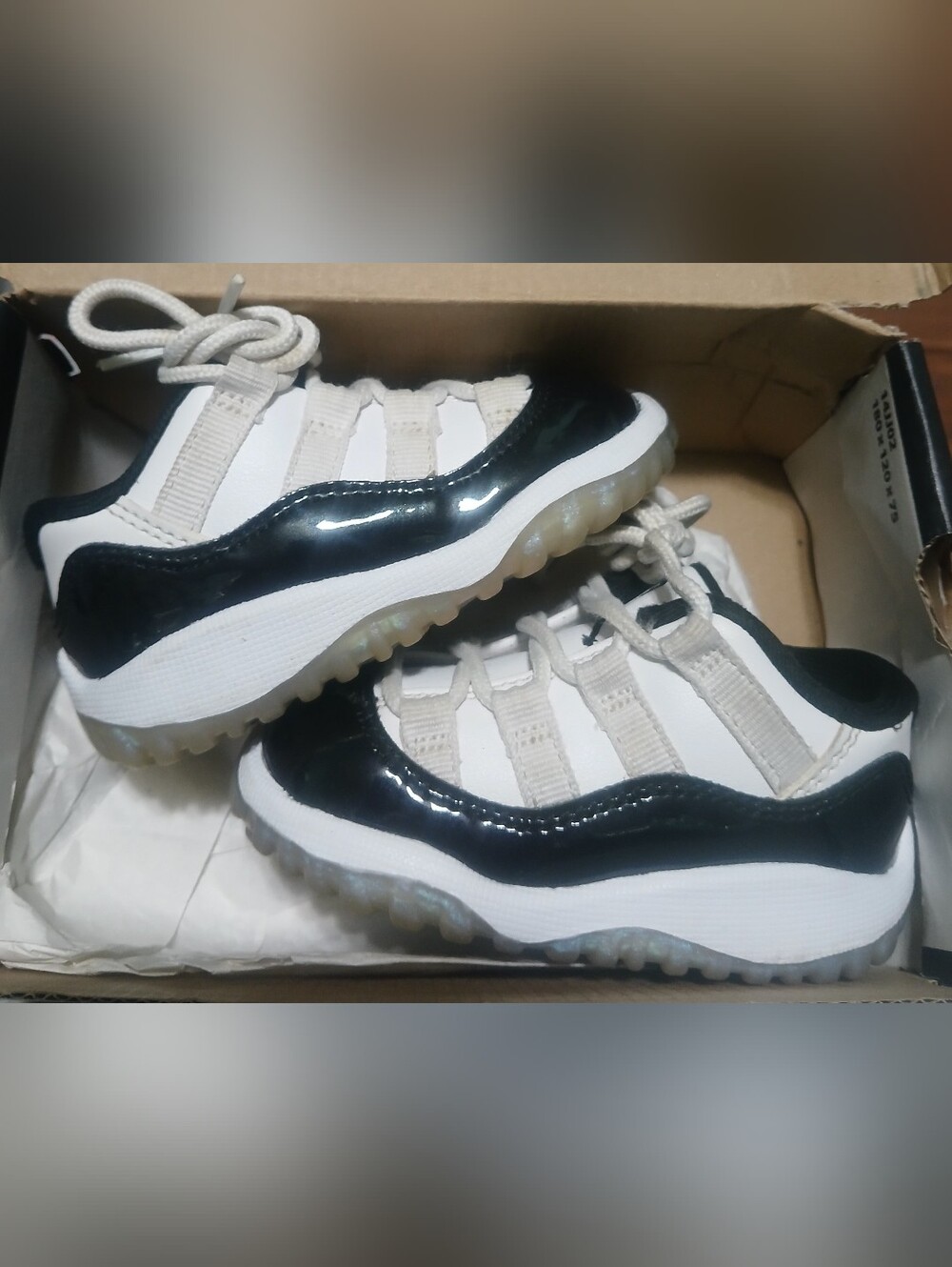 NWOT Jordan 11 Retro Low BT